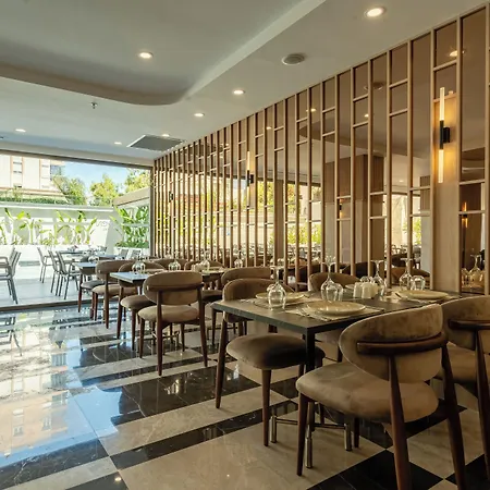Awen Lara Hotel 3*