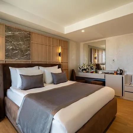 Hotel Awen Lara Antalya