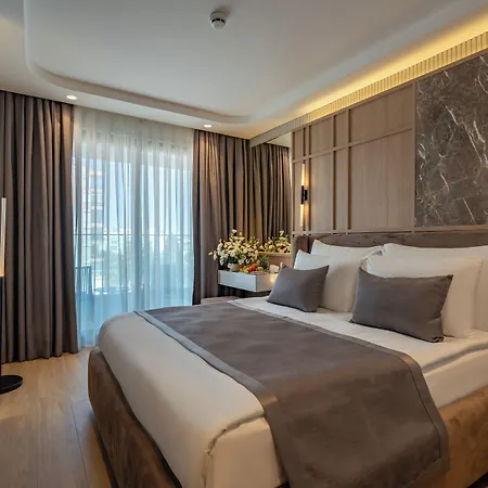 Awen Lara Hotel 3*
