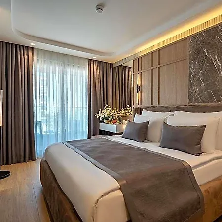 Awen Lara Hotel